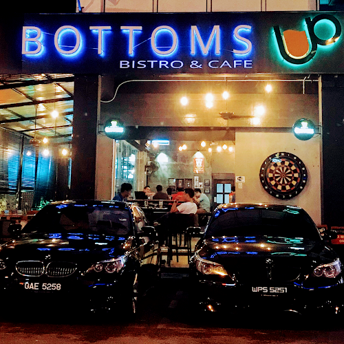 Opinii despre Bottoms Up Bistro & Cafe în Kuching - Gastronomi dan perhotelan
