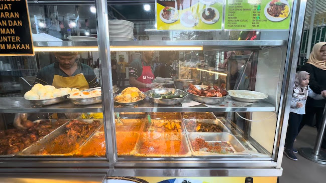 Deen's Maju Nasi Kandar - Gastronomi dan perhotelan