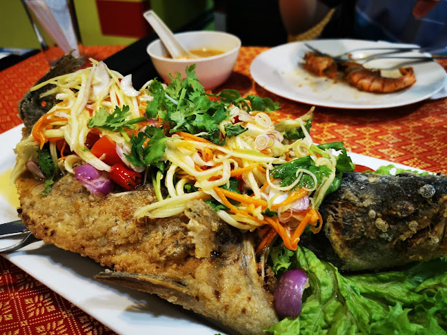 Chatri Signature Authentic Thai Cuisine - Gelang Patah