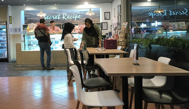 Opinii despre Restoran Secret Recipe în Subang Jaya - Gastronomi dan perhotelan