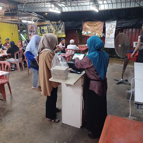 Opinii despre Tembesu Cafe în Chukai - Gastronomi dan perhotelan