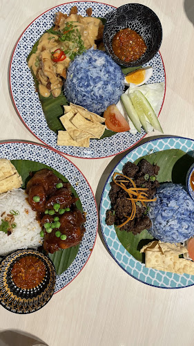 Ahh-Yum (Plaza Shah Alam) - Gastronomi dan perhotelan