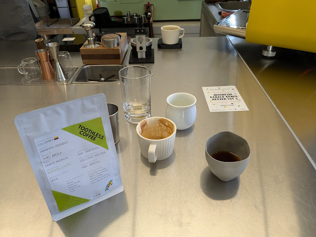 Comentarii opinii despre Toothless Coffee