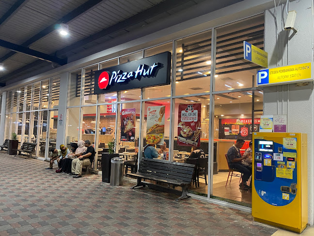 Pizza Hut Restaurant Aeon Melaka - Gastronomi dan perhotelan