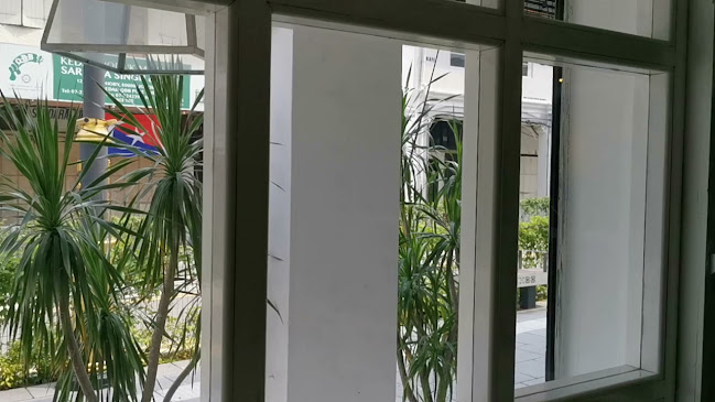 The Replacement - Lodge & Kitchen