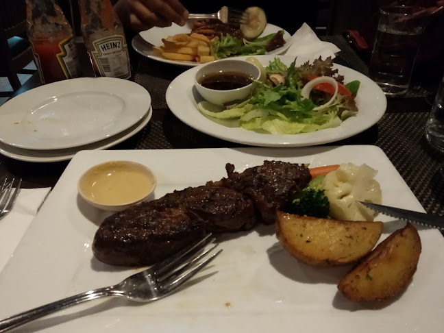Maria's Steak Cafe - Gastronomi dan perhotelan