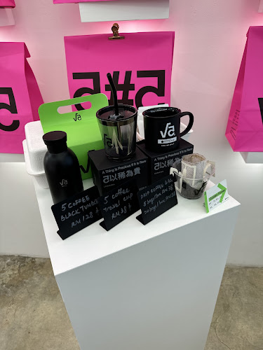 Opinii despre 5 Coffee (OFFFFive Coffee) în George Town - Gastronomi dan perhotelan