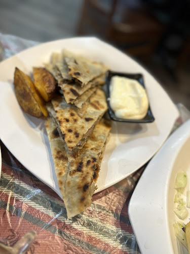 Zaituna Restaurant مطعم زيتونة - Gastronomi dan perhotelan