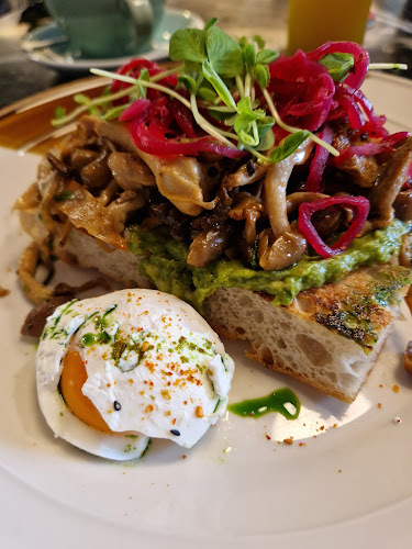 Common Man Coffee Roasters - Kuala Lumpur - Gastronomi dan perhotelan