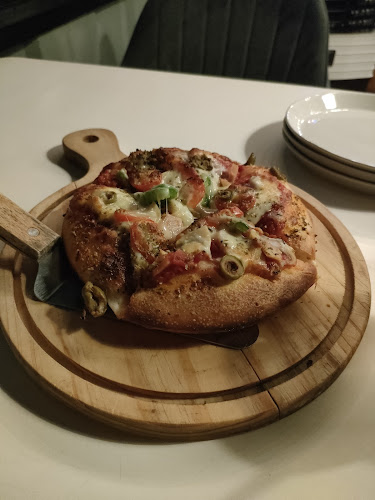 La Strada Pizzaria - Gastronomi dan perhotelan