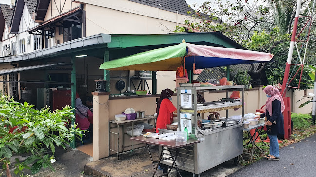 Nasi Lemak Kak Zaza @ Hj Yatim