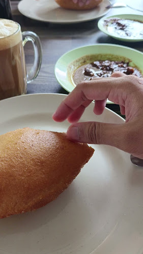 Roti Binjai Legend (Kayu Keramat Gergasi) - Gastronomi dan perhotelan