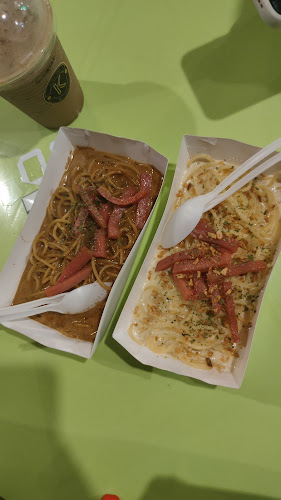 Familia Cafe - Gastronomi dan perhotelan