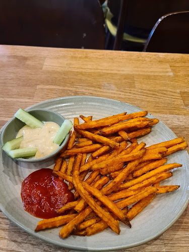 Nando's • 1 Utama - Gastronomi dan perhotelan