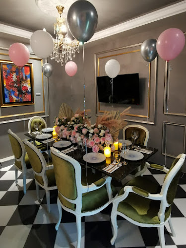 Atapas - Gastronomi dan perhotelan