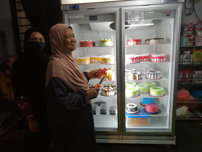 Kafe - Kek, Belon dan Cenderamata (KBC KAJANG)