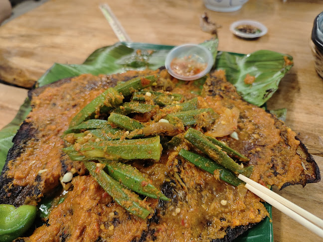 Comentarii opinii despre Pusat Makan Taman Tasik (Food Centre )