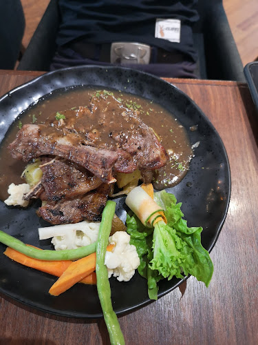 Bonzer Restaurant • Kingwood Hotel - Gastronomi dan perhotelan