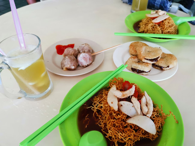 Pusat Makanan Dan Rekreasi Padang Song Kheng Hai