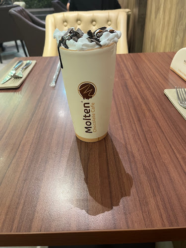 Opinii despre Molten Chocolate Cafe Uptown Damansara în Petaling Jaya - Gastronomi dan perhotelan