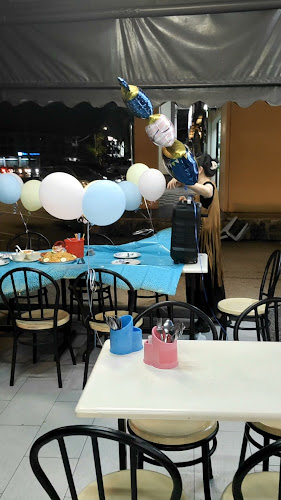 Farouk Maju Restaurant - Gastronomi dan perhotelan