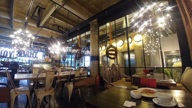 Myth Eatery & Bar - Gastronomi dan perhotelan