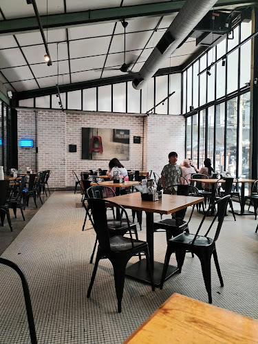 Plan B Ipoh - Gastronomi dan perhotelan