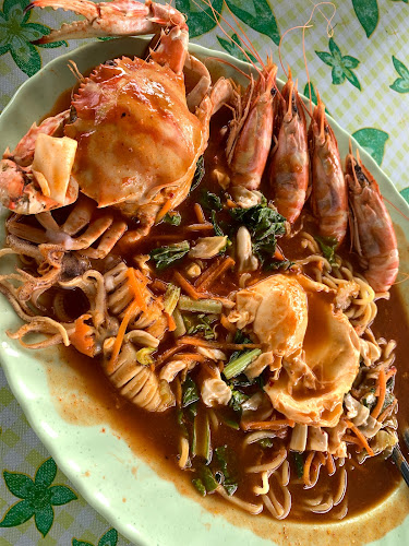 Opinii despre Cik Aya Laksa Ketam & Udang Lipan în Kuala Kurau - Gastronomi dan perhotelan