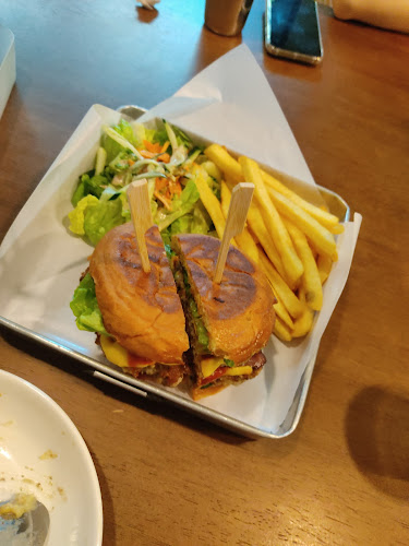 Alexandria's coffee & dining - Gastronomi dan perhotelan