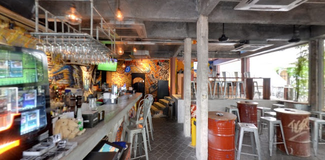 The Rabbit Hole - Gastronomi dan perhotelan