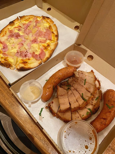 Dave's Bistro • Bar & Grill - Gastronomi dan perhotelan