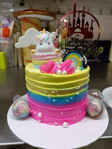 Maya Bakery - Gastronomi dan perhotelan