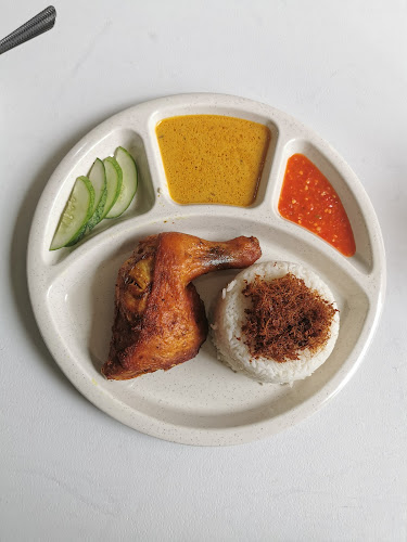 Comentarii opinii despre Warong 2000 Petra Jaya