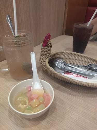 Opinii despre The Chicken Rice Shop AEON Seri Manjung în Seri Manjung - Gastronomi dan perhotelan