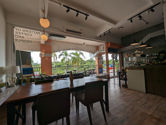 Locals Only - Gastronomi dan perhotelan