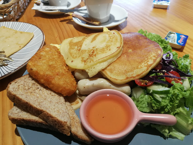 Eggxcite Cafe - Gastronomi dan perhotelan