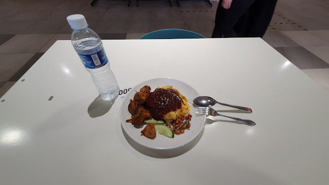 Opinii despre SERAPI FOOD VILLAGE @ SGH în Kuching - Gastronomi dan perhotelan