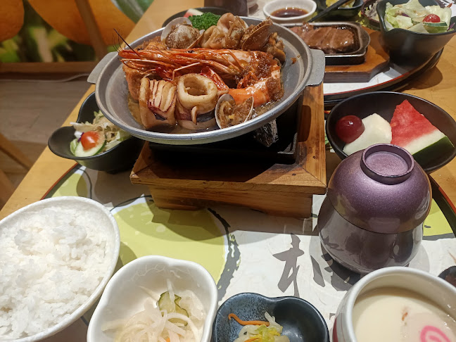 Suria KLCC Lot 412, 4th Floor Ramlee Mall, City Centre, 50088 Kuala Lumpur