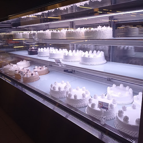 Comentarii opinii despre Fairy Hot Bread & Cake House Sdn Bhd ( Taman Petani Jaya)