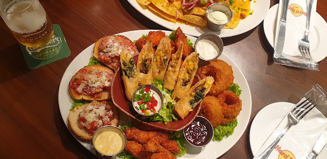 Hard Rock Cafe - Gastronomi dan perhotelan