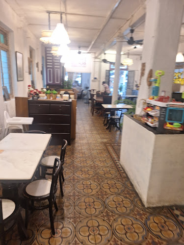 Opinii despre CAFE AURA RISE AND GRIND în George Town - Gastronomi dan perhotelan