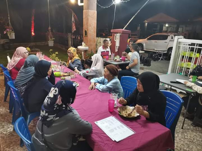 Opinii despre Cafe Ismah Corner în Kuching - Gastronomi dan perhotelan