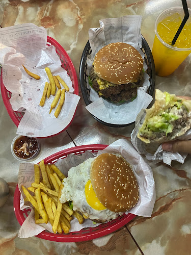 Opinii despre burgerak în Kuantan - Gastronomi dan perhotelan