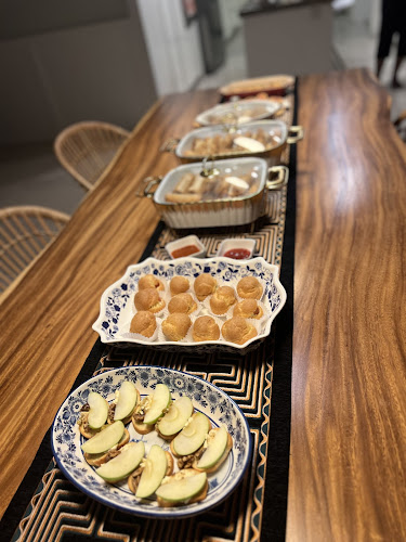 Comentarii opinii despre Little Collins cakery & cafe