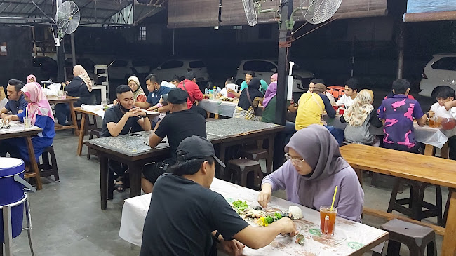 Kg Melayu Shellout - Gastronomi dan perhotelan