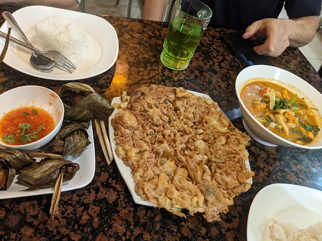 Phad Thai Restaurant - Gastronomi dan perhotelan