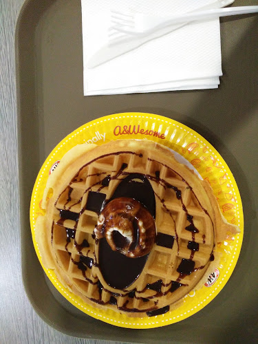 A&W 1st Avenue - Gastronomi dan perhotelan