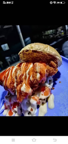 Opinii despre amburger cafe în Kota Kinabalu - Gastronomi dan perhotelan