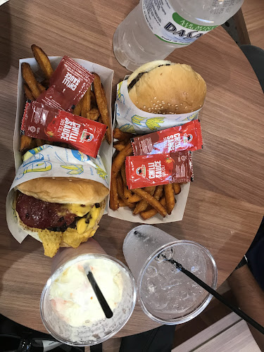 Comentarii opinii despre Chubbs Jalan Tun Jugah Outlet