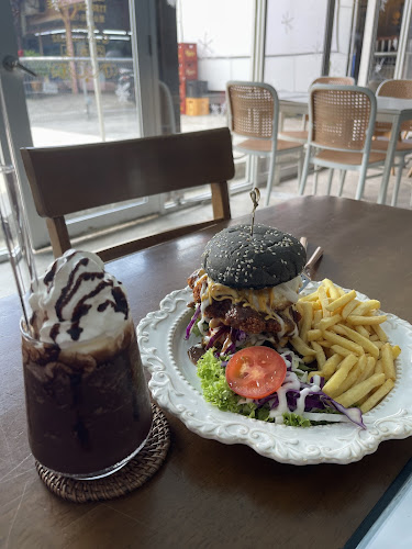 Opinii despre 1188 Sky Cafe 1188天空咖啡厅 în Kuala Selangor - Gastronomi dan perhotelan